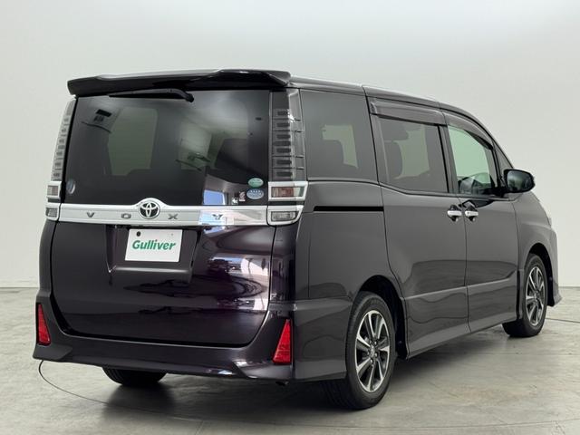 ヴォクシー ＺＳ　煌　純正ナビ／フルセグＴＶ／ＢＴ　両側パワースライドドア　ＥＴＣ　ドライブレコーダー　バックカメラ　クルーズコントロール　衝突軽減被害システム　レーンキープ　横滑り防止装置　オートマチックハイビーム（38枚目）