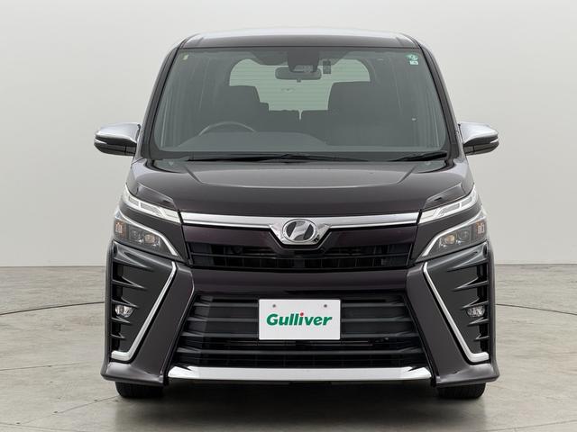 ヴォクシー ＺＳ　煌　純正ナビ／フルセグＴＶ／ＢＴ　両側パワースライドドア　ＥＴＣ　ドライブレコーダー　バックカメラ　クルーズコントロール　衝突軽減被害システム　レーンキープ　横滑り防止装置　オートマチックハイビーム（42枚目）