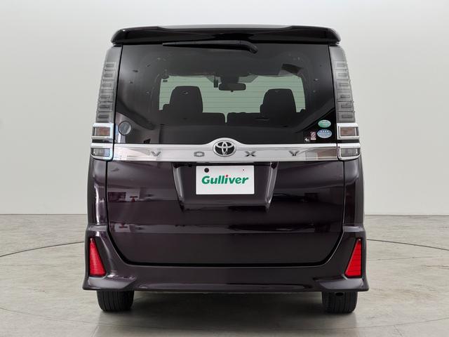 ヴォクシー ＺＳ　煌　純正ナビ／フルセグＴＶ／ＢＴ　両側パワースライドドア　ＥＴＣ　ドライブレコーダー　バックカメラ　クルーズコントロール　衝突軽減被害システム　レーンキープ　横滑り防止装置　オートマチックハイビーム（43枚目）