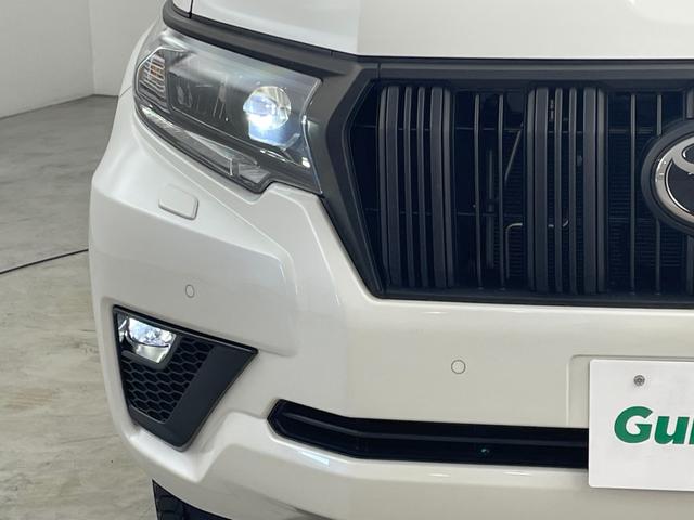 【ライト・ランプ】ワレもなく綺麗な状態なので、悪天候や夜間の走行も視界良好で安心してお乗りいただけます。ヘッドライト・ホイール・フロントガラスなど色々な部分コーティングをご用意しております！