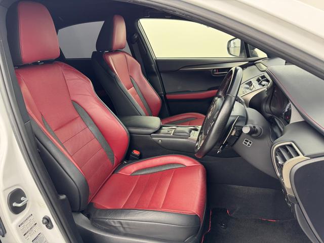 ＮＸ ＮＸ３００　Ｆスポーツ　パノラマムーンルーフ　メーカーナビ　バックカメラ　ＥＴＣ　レーダークルコン　トヨタセーフティセンス　パドルシフト　シートベンチレーション／ヒーター　ステアリングヒーター　パワーバックドア　３眼ＬＥＤ（14枚目）