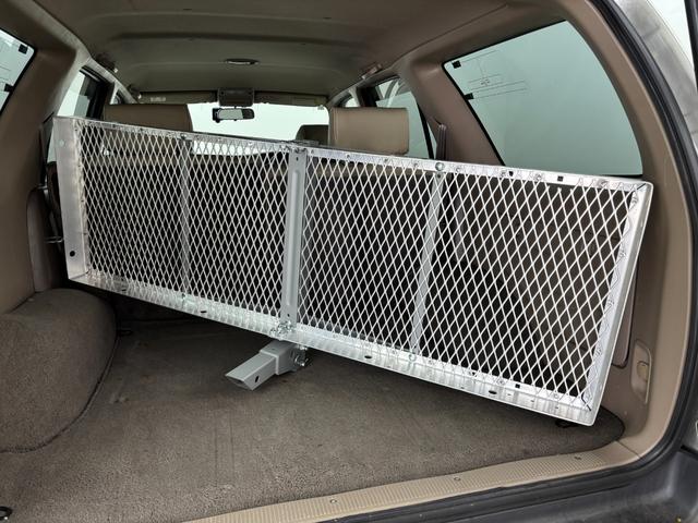 ハイラックスサーフ ＳＳＲ－Ｇ　社外ナビ　ＭＯＭＯステアリング　４ＷＤ　ＥＴＣ　ドラレコ　レーダー探知機　ＡＣ１００Ｖ　ＴＶキャンセラー　ルーフレール　背面タイヤ　牽引フック　ＩＰＦヘッドライト　フォグランプ　純正アルミホイール（13枚目）