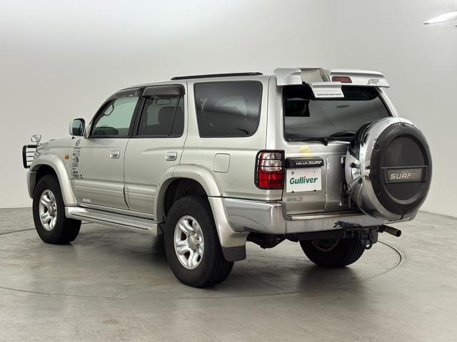 ハイラックスサーフ ＳＳＲ－Ｇ　社外ナビ　ＭＯＭＯステアリング　４ＷＤ　ＥＴＣ　ドラレコ　レーダー探知機　ＡＣ１００Ｖ　ＴＶキャンセラー　ルーフレール　背面タイヤ　牽引フック　ＩＰＦヘッドライト　フォグランプ　純正アルミホイール（20枚目）