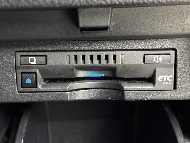 アルファードハイブリッド ＳＲ　Ｃパッケージ　純正ナビ　デジタルルームミラー　両側パワースライドドア　ＥＴＣ　ドライブレコーダー　バックカメラ　レーダークルーズコントロール　ＢＭＳ　衝突軽減　レーンキープ　コーナーセンサー　シートヒーター　ＬＥＤ（6枚目）