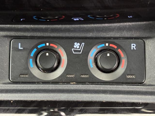 アルファードハイブリッド ＳＲ　Ｃパッケージ　純正ナビ　デジタルルームミラー　両側パワースライドドア　ＥＴＣ　ドライブレコーダー　バックカメラ　レーダークルーズコントロール　ＢＭＳ　衝突軽減　レーンキープ　コーナーセンサー　シートヒーター　ＬＥＤ（10枚目）