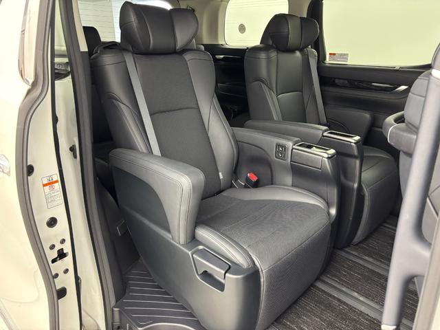 アルファードハイブリッド ＳＲ　Ｃパッケージ　純正ナビ　デジタルルームミラー　両側パワースライドドア　ＥＴＣ　ドライブレコーダー　バックカメラ　レーダークルーズコントロール　ＢＭＳ　衝突軽減　レーンキープ　コーナーセンサー　シートヒーター　ＬＥＤ（15枚目）