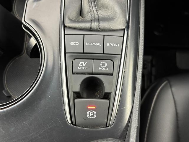 カムリ WS ワンオーナー パノラマムーンルーフ 純正ナビ/フルセグTV バックカメラ ETC2.0 前方ドラレコ トヨタセーフティセンス アクセル踏み間違い防止 パドルシフト ハーフレザー 社外17インチAW(34枚目)