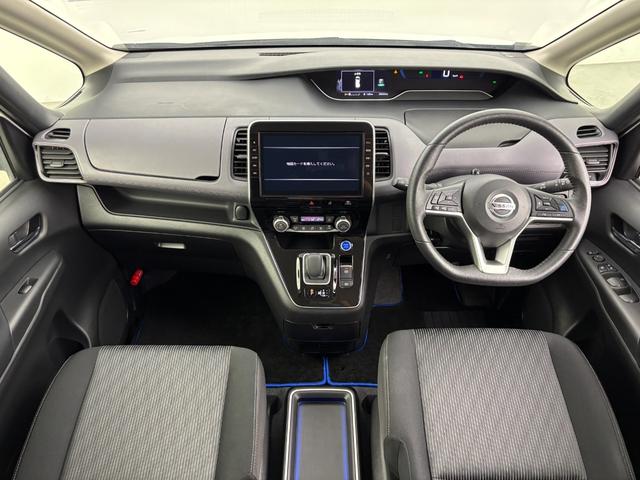 セレナ ｅ－パワー　ハイウェイスターＶ　純正１０型ナビ／フルセグＴＶ　バックカメラ　プロパイロット　コーナーセンサー　エマージェンシーブレーキ　レーンキープ　ブラインドスポットモニター　両側電動スライドドア　Ｗエアコン　純正１６インチＡＷ（2枚目）