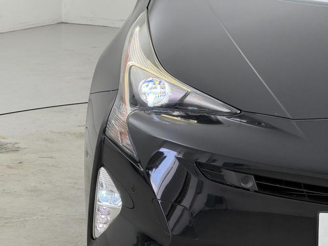 プリウス Ｓセーフティプラス　純正９型ナビ　バックカメラ　ＥＴＣ　ドラレコ　衝突軽減　レーダークルコン　レーンキープ　コーナーセンサー　パーキングアシスト　アクセル踏み間違い　オートハイビーム　横滑り防止　社外１８インチＡＷ（17枚目）