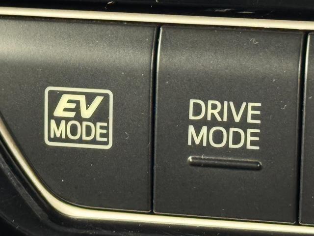 プリウス Ｓセーフティプラス　純正９型ナビ　バックカメラ　ＥＴＣ　ドラレコ　衝突軽減　レーダークルコン　レーンキープ　コーナーセンサー　パーキングアシスト　アクセル踏み間違い　オートハイビーム　横滑り防止　社外１８インチＡＷ（32枚目）