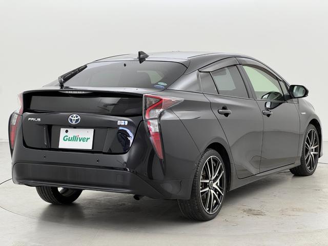 プリウス Ｓセーフティプラス　純正９型ナビ　バックカメラ　ＥＴＣ　ドラレコ　衝突軽減　レーダークルコン　レーンキープ　コーナーセンサー　パーキングアシスト　アクセル踏み間違い　オートハイビーム　横滑り防止　社外１８インチＡＷ（40枚目）