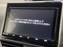 ＺＳ　煌ＩＩＩ　純正９型ナビ　ＣＤ　ＤＶＤ　ＢＴ　フルセグＴＶ　バックカメラ　ＥＴＣ　トヨタセーフティ　プリクラッシュセーフティ　レーンディパーチャーアラート　オートハイビーム　両側パワースライドドア　ハーフレザー(3枚目)