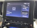 アルファード 2.5S Cパッケージ ワンオーナー Wサンルーフ 12.1型後席モニター 純正9型DA デジタルルームミラー トヨタセーフティセンス 両側電動スライドドア シートヒーター/ベンチレーション パワーバックドア 3眼LED(6枚目)