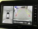 【アラウンドビューモニター】まるでクルマを真上から見下ろしたかのような視点で駐車をサポートします!クルマの斜め後ろや真横など、前後左右の4つのカメラの映像が合成されて、モニターに映し出されます。