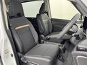【運転席】座り心地が良いシートなので長時間の運転でも快適にお過ごしいただけます。新品のフロアマットのご注文も可能です。掲載箇所以外にご希望の写真がございましたらお気軽にお問い合わせ下さい。