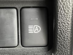 【アダプティブヘッドライト】先行車や対向車などの周りの状況に応じて、ハイビームまたはロービームを切り替え、さらに照射範囲を自動で調整します！常に運転しやすい視界を確保し、安全運転をサポートします。 7