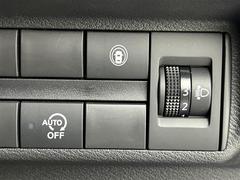 【セーフティ・シールドスイッチ】インテリジェントＬＩ（車線逸脱防止支援システム）とインテリジェントＢＳＩ（後側方衝突防止支援システム）のＯＮ／ＯＦＦができます！ 7