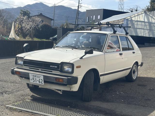 スターレットバン XL KP61/4K&ワンキャブ/4速マニュアル/Momoウッドハンドル/ルーフキャリア/エアコン/整備手帳/5ドア(5枚目)