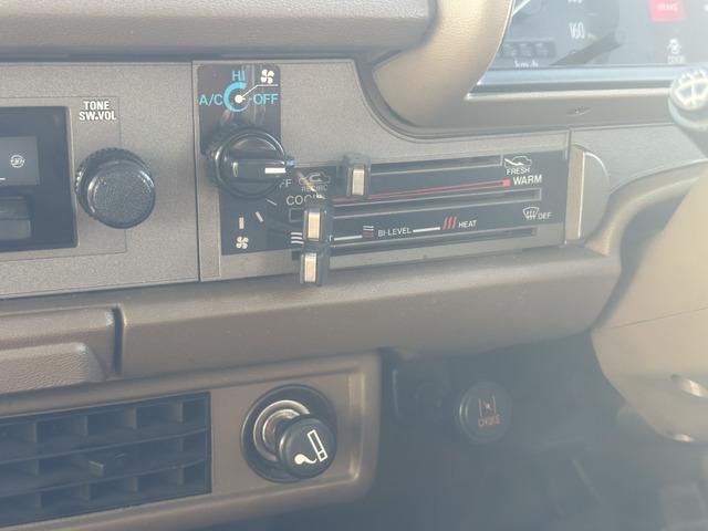 スターレットバン XL KP61/4K&ワンキャブ/4速マニュアル/Momoウッドハンドル/ルーフキャリア/エアコン/整備手帳/5ドア(18枚目)