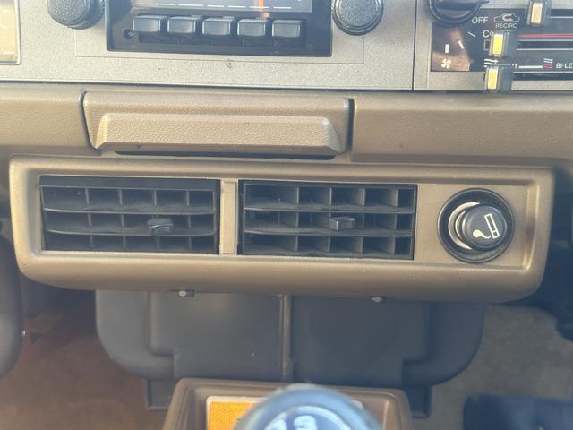 スターレットバン XL KP61/4K&ワンキャブ/4速マニュアル/Momoウッドハンドル/ルーフキャリア/エアコン/整備手帳/5ドア(22枚目)