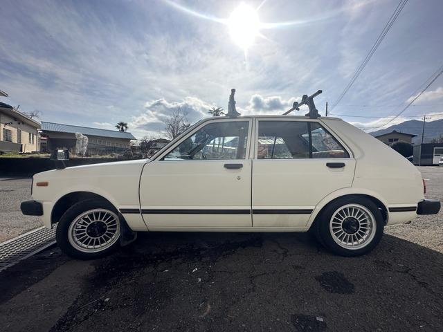 スターレットバン XL KP61/4K&ワンキャブ/4速マニュアル/Momoウッドハンドル/ルーフキャリア/エアコン/整備手帳/5ドア(27枚目)