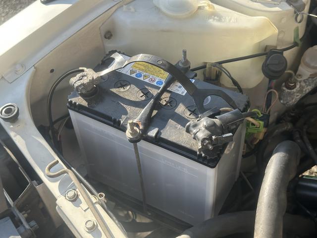 スターレットバン XL KP61/4K&ワンキャブ/4速マニュアル/Momoウッドハンドル/ルーフキャリア/エアコン/整備手帳/5ドア(50枚目)