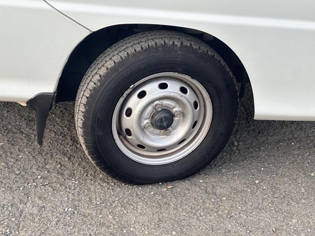 サンバートラック ＴＢ　■５ＭＴ■ＡＣ■エアコン■パートタイム４ＷＤ■エアバッグ（28枚目）