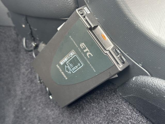 フェアレディＺ ベースグレード　■６速ＭＴ■キーレス■バックカメラ■Ｂｌｕｅｔｏｏｔｈ■ＥＴＣ■３連メーター■スペアタイヤ■ＵＳＢ■タワーバー■オートエアコン■助手席エアバッグ（11枚目）
