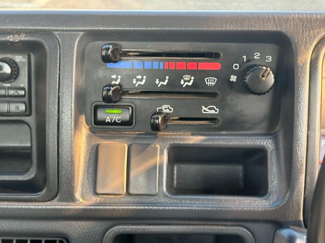 サンバートラック TB プロフェッショナル ■2ドア■マッドタイヤ■5速マニュアル■4WD(18枚目)