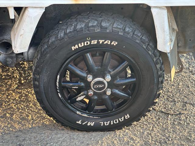 サンバートラック TB プロフェッショナル ■2ドア■マッドタイヤ■5速マニュアル■4WD(28枚目)