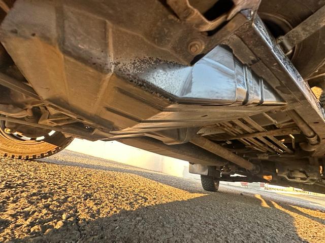 サンバートラック TB プロフェッショナル ■2ドア■マッドタイヤ■5速マニュアル■4WD(30枚目)