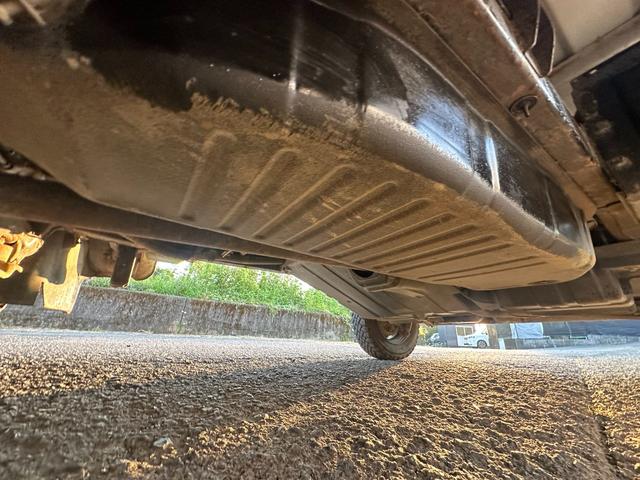 サンバートラック TB プロフェッショナル ■2ドア■マッドタイヤ■5速マニュアル■4WD(31枚目)