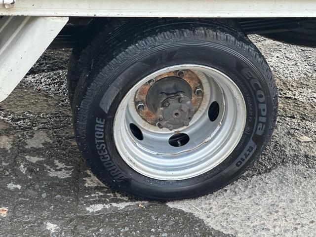 トヨエース 　■４ドア■ディーゼルターボ■パワーウィンドウ■ＥＴＣ■５速マニュアル■エアコン■リアクーラー■２０万キロ時Ｔベルト交換歴有■スペアタイヤ（28枚目）