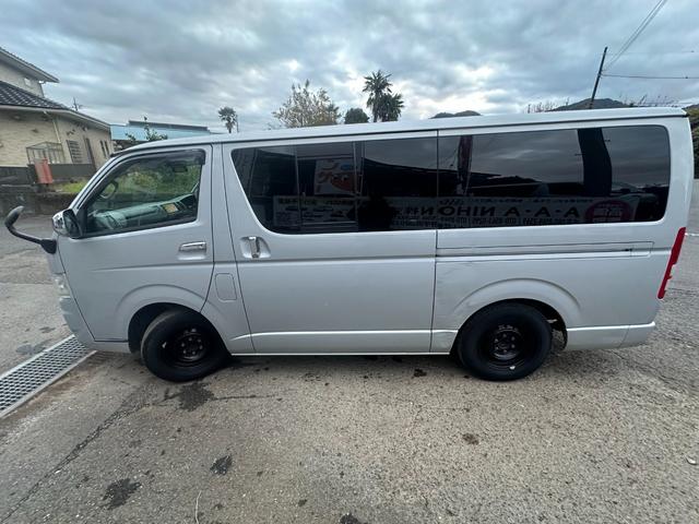 ハイエースバン ロングスーパーＧＬ　■５ドア■スペアタイヤ■パワーウィンドウ■ＥＴＣ■ナビ■キーレス■リアエアコン　ヒーター■ＴＶ■２３万キロ時Ｔベルト交換歴有（6枚目）