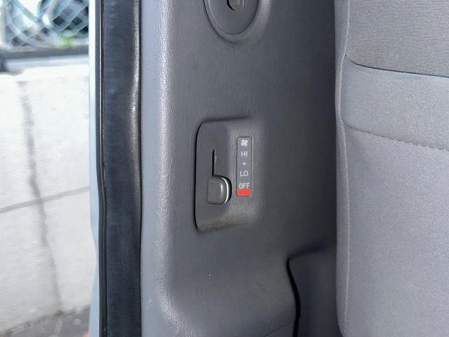 ハイエースバン ロングスーパーＧＬ　■５ドア■スペアタイヤ■パワーウィンドウ■ＥＴＣ■ナビ■キーレス■リアエアコン　ヒーター■ＴＶ■２３万キロ時Ｔベルト交換歴有（18枚目）