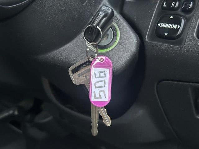 ハイエースバン ロングスーパーＧＬ　■５ドア■スペアタイヤ■パワーウィンドウ■ＥＴＣ■ナビ■キーレス■リアエアコン　ヒーター■ＴＶ■２３万キロ時Ｔベルト交換歴有（25枚目）