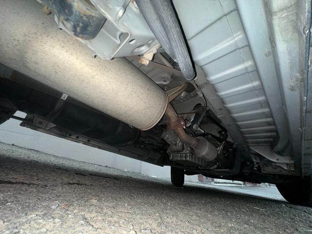 ハイエースバン ロングスーパーＧＬ　■５ドア■スペアタイヤ■パワーウィンドウ■ＥＴＣ■ナビ■キーレス■リアエアコン　ヒーター■ＴＶ■２３万キロ時Ｔベルト交換歴有（31枚目）