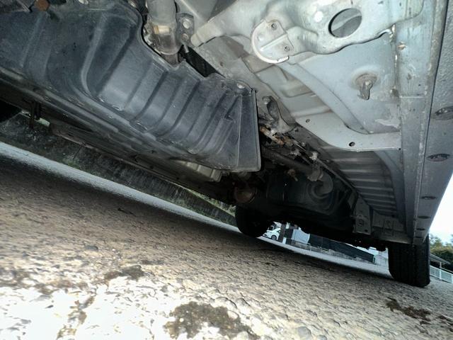 ハイエースバン ロングスーパーＧＬ　■５ドア■スペアタイヤ■パワーウィンドウ■ＥＴＣ■ナビ■キーレス■リアエアコン　ヒーター■ＴＶ■２３万キロ時Ｔベルト交換歴有（32枚目）