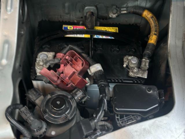 ハイエースバン ロングスーパーＧＬ　■５ドア■スペアタイヤ■パワーウィンドウ■ＥＴＣ■ナビ■キーレス■リアエアコン　ヒーター■ＴＶ■２３万キロ時Ｔベルト交換歴有（35枚目）