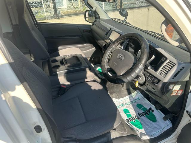 レジアスエースバン ロングＤＸ　ＧＬパッケージ　■ディーゼルターボ■３型後期■スペアタイヤ■積載量１２５０Ｋｇ■１０万キロ時Ｔベルト交換歴有■パワーウィンドウ■キーレス■ナビ■ＴＶ■ＢＴオーディオ（17枚目）