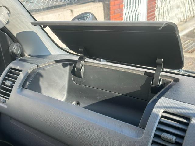 レジアスエースバン ロングＤＸ　ＧＬパッケージ　■ディーゼルターボ■３型後期■スペアタイヤ■積載量１２５０Ｋｇ■１０万キロ時Ｔベルト交換歴有■パワーウィンドウ■キーレス■ナビ■ＴＶ■ＢＴオーディオ（20枚目）