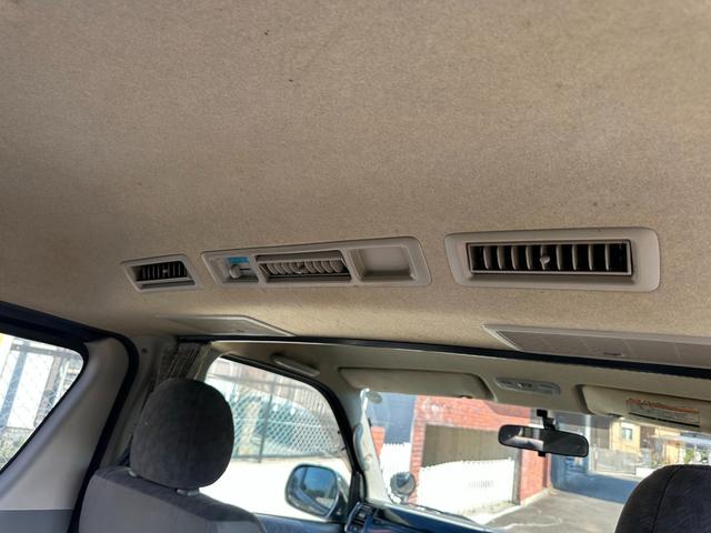 ハイエースバン ロングスーパーGL ■5ドア■4WD■ナビ■TV■バックカメラ■ETC■ベッドキット■AC100V■カーテン■リアエアコンヒーター■パワーウィンドウ■キーレス■エンジンスターター■スペアキー(18枚目)