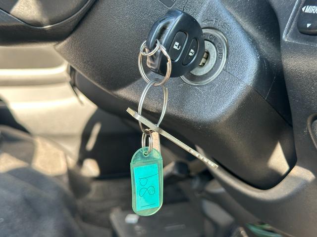 ハイエースバン ロングスーパーGL ■5ドア■4WD■ナビ■TV■バックカメラ■ETC■ベッドキット■AC100V■カーテン■リアエアコンヒーター■パワーウィンドウ■キーレス■エンジンスターター■スペアキー(30枚目)