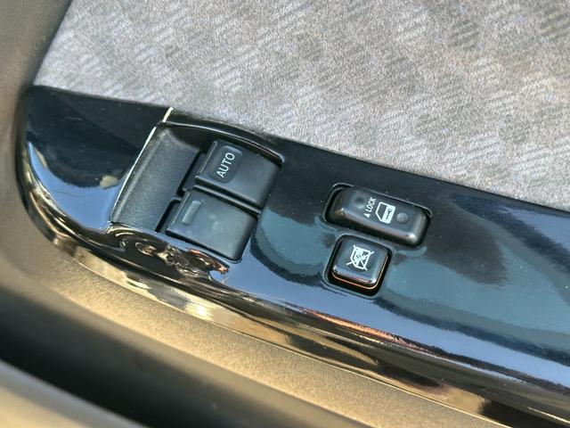 ハイエースバン ロングスーパーGL ■5ドア■4WD■ナビ■TV■バックカメラ■ETC■ベッドキット■AC100V■カーテン■リアエアコンヒーター■パワーウィンドウ■キーレス■エンジンスターター■スペアキー(32枚目)