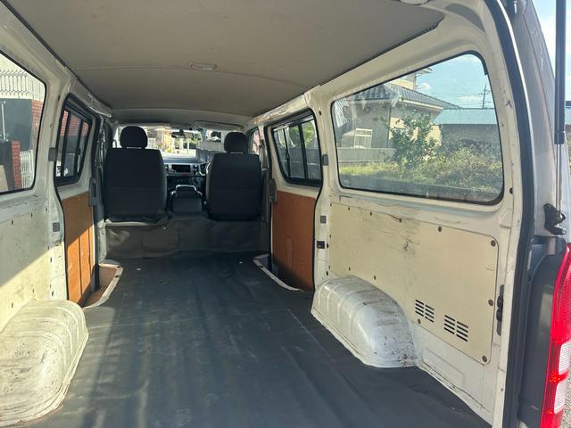 レジアスエースバン ロングＤＸ　■５ドア■ディーゼルターボ■積載量１２５０ｋｇ■１０万キロ時Ｔベルト交換歴有■パワーウィンドウ■パワーステアリング■ＥＴＣ■フロントフォグ■集中ドアロック■キーレス（12枚目）