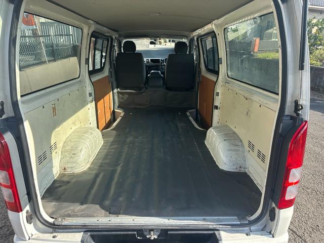 レジアスエースバン ロングＤＸ　■５ドア■ディーゼルターボ■積載量１２５０ｋｇ■１０万キロ時Ｔベルト交換歴有■パワーウィンドウ■パワーステアリング■ＥＴＣ■フロントフォグ■集中ドアロック■キーレス（14枚目）