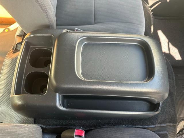 レジアスエースバン ロングＤＸ　■５ドア■ディーゼルターボ■積載量１２５０ｋｇ■１０万キロ時Ｔベルト交換歴有■パワーウィンドウ■パワーステアリング■ＥＴＣ■フロントフォグ■集中ドアロック■キーレス（28枚目）