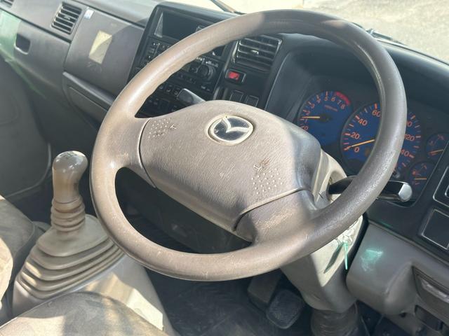 タイタンダッシュ 　■４ドア■５速マニュアル■ＡＣ■６人乗り■ＥＴＣ■パワーウィンドウ（18枚目）