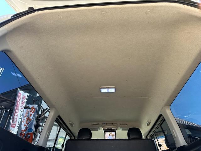 ハイエースバン ＳロングワイドＤＸ　ＧＬパッケージ　■５ドア■ディーゼルターボ■３型■ローダウン■パナソニックナビ■ＴＶ■バックカメラ■キーレス■モニター■リアヒーターエアコン■ＥＴＣ■ウィンカー付きサイドミラー■スペアタイヤ■社外スピーカー（12枚目）