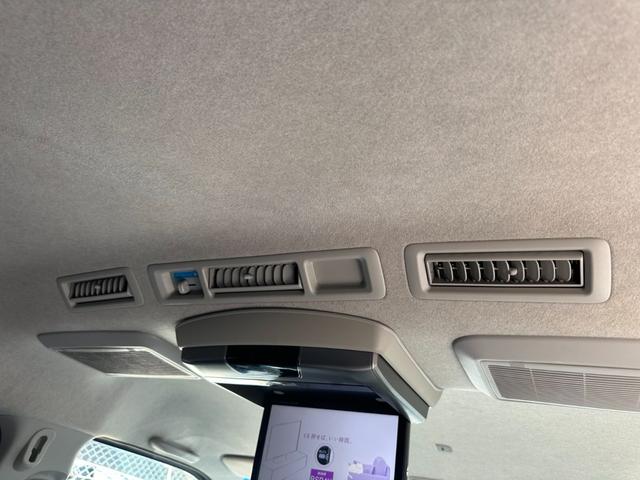 ハイエースバン ＳロングワイドＤＸ　ＧＬパッケージ　■５ドア■ディーゼルターボ■３型■ローダウン■パナソニックナビ■ＴＶ■バックカメラ■キーレス■モニター■リアヒーターエアコン■ＥＴＣ■ウィンカー付きサイドミラー■スペアタイヤ■社外スピーカー（16枚目）